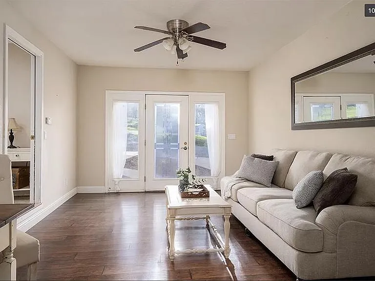 4702 Montaire Dr — Photo 2