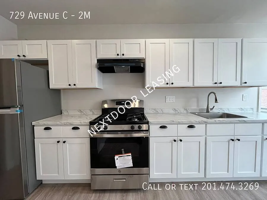 729 Avenue C — Photo 2