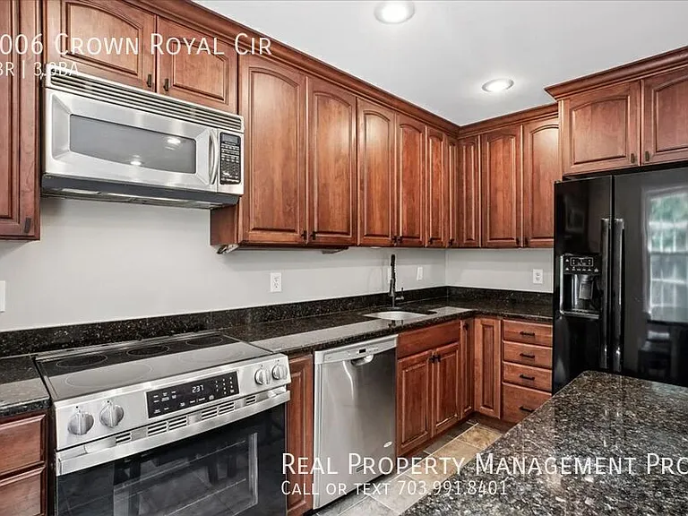 6006 Crown Royal Cir — Photo 10