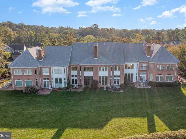 541 Bridgeview Dr, Lemoyne, PA 17043