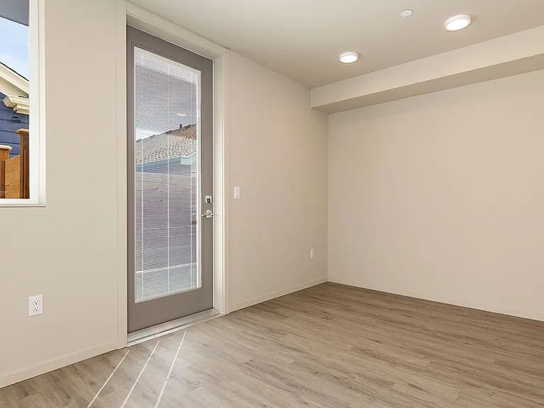 The Merz Luxury Apartments — Photo 42