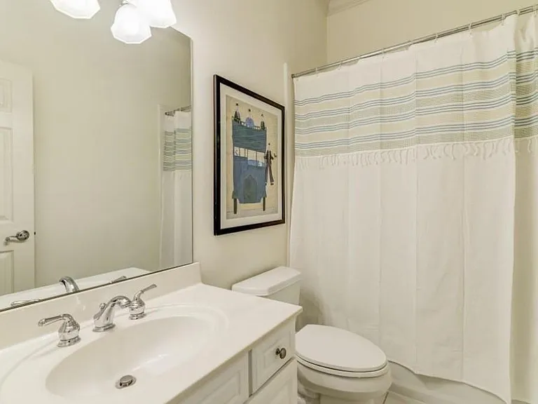 704 Longleaf Dr NE — Photo 29