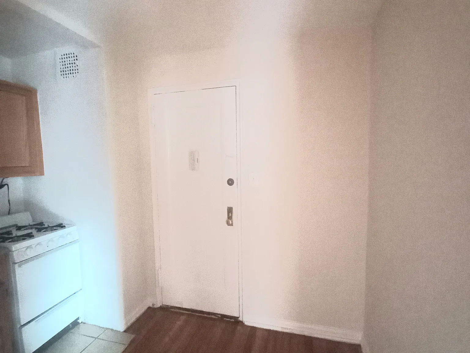 Studio, 650 sqft, $1,650 — Photo 4