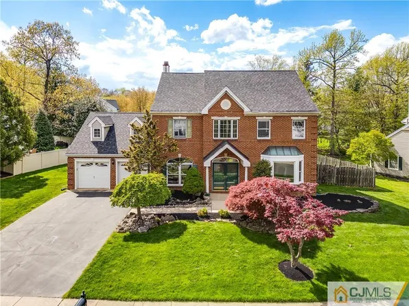 110 Providence Blvd, Kendall Park, NJ 08824