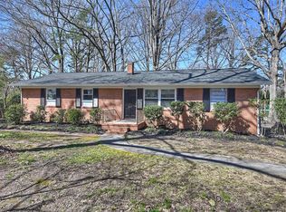 213 Forest Park Dr, Matthews, NC 28104