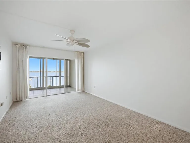 555 S Gulfstream Ave #902 — Photo 19