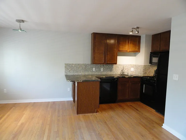 47 Lafayette Ave NE #203 — Photo 8