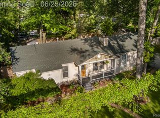 1665 Rosedale St, West Bloomfield, MI 48324