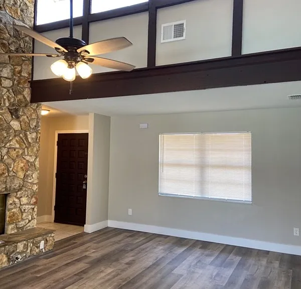 215 Cambridge Dr — Photo 12
