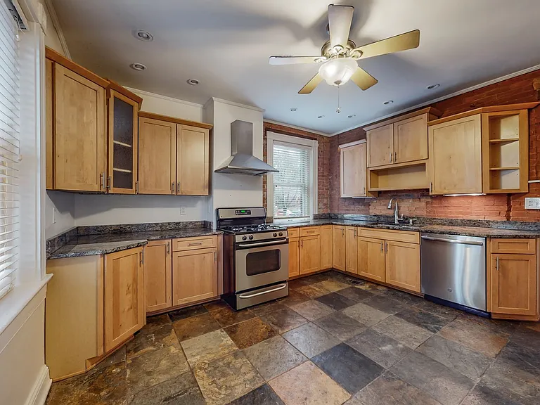 1355 S Brook St — Photo 8