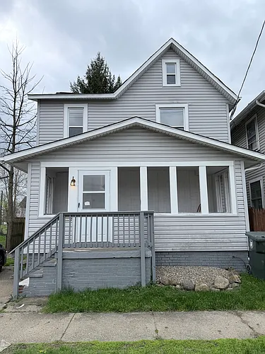918 7th St NE Photo 1