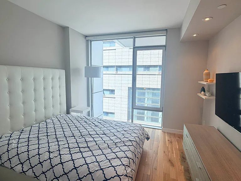 50 Franklin St #9E — Photo 7