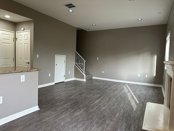 4th image of 22651 Del Valle St APT 1