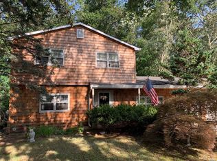 11 Andiron Ln, Brookhaven, NY 11719