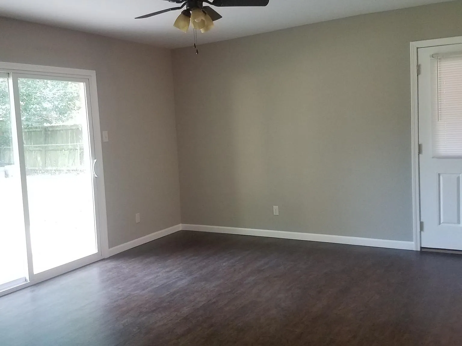 3 bed, 1100 sqft, $1,600 — Photo 4