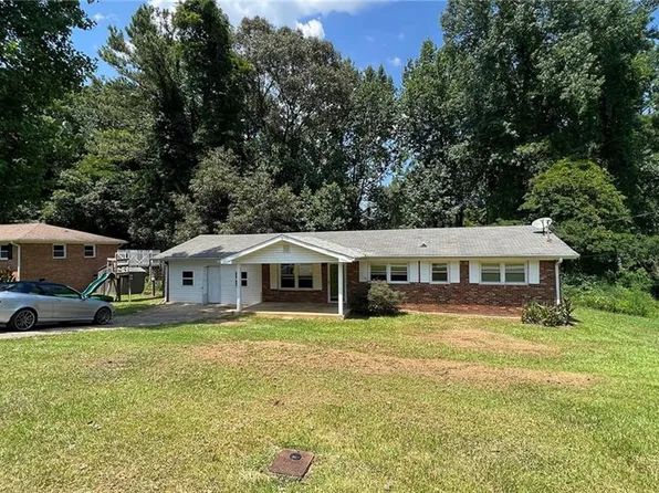 132 Rosewood Dr, Dallas, GA 30132