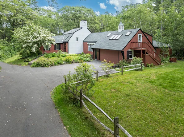 8 Fox Hill Road, Cape Elizabeth, ME 04107