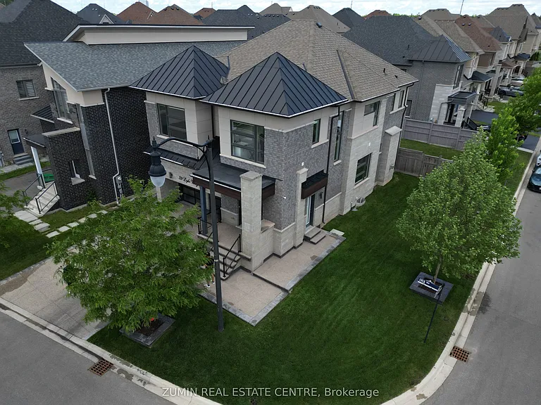 39 Lyle Way — Photo 3