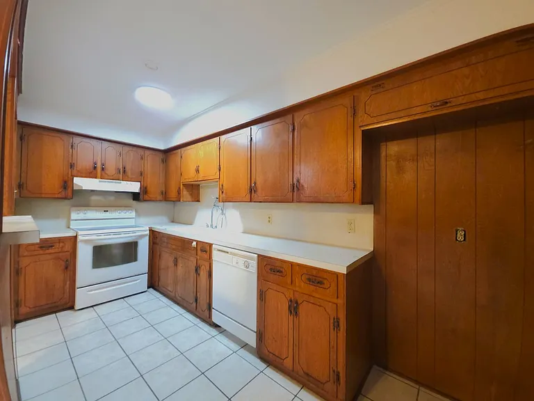 501 E Reagan St — Photo 20