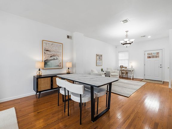5th image of 325 Pavonia Ave