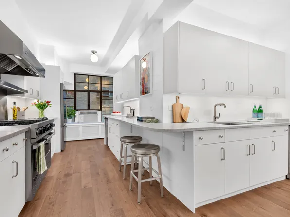 320 Central Park West image 5 of 15