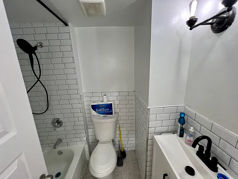 449 Lexington Ave #1 — Photo 7