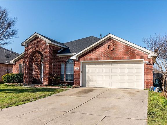2nd image of 1131 Deer Valley Ln