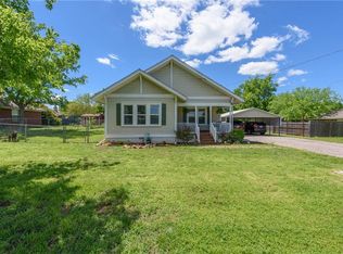 537 N 1st St, Krum, TX 76249