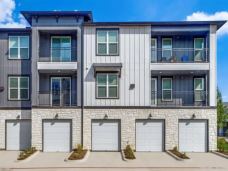 The Gregory Apartments — Photo 19