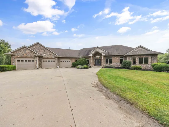 33904 Woodridge Rd, Adel, IA 50003