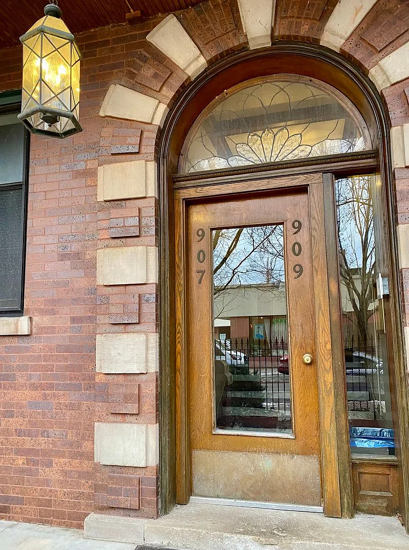Building Photo - 909 W Gordon Ter #1