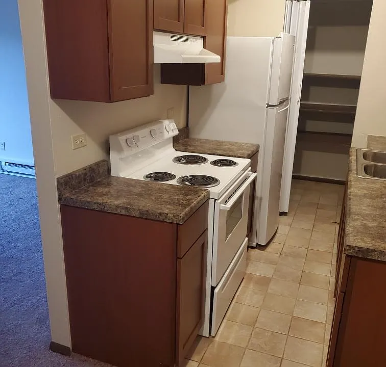 2034 Meadow Ln #4