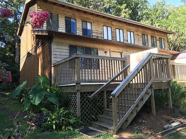 1st image of 569 Oakland Ave E APT A
