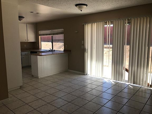 2nd image of 24461 Lamont Dr