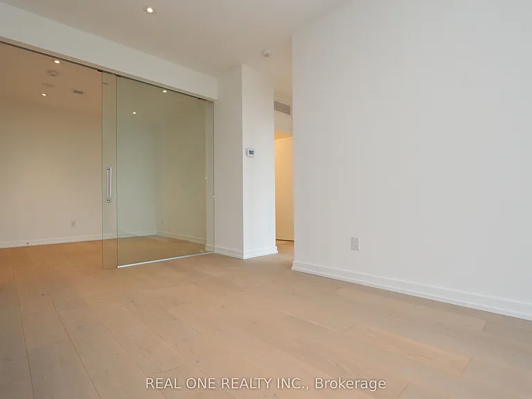 1315 Bay St #804 — Photo 9