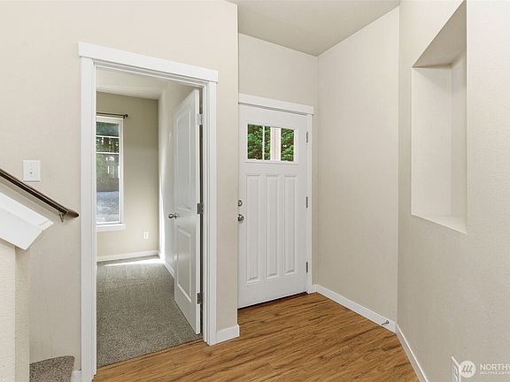 5th image of 1569 NE Fontaine Way