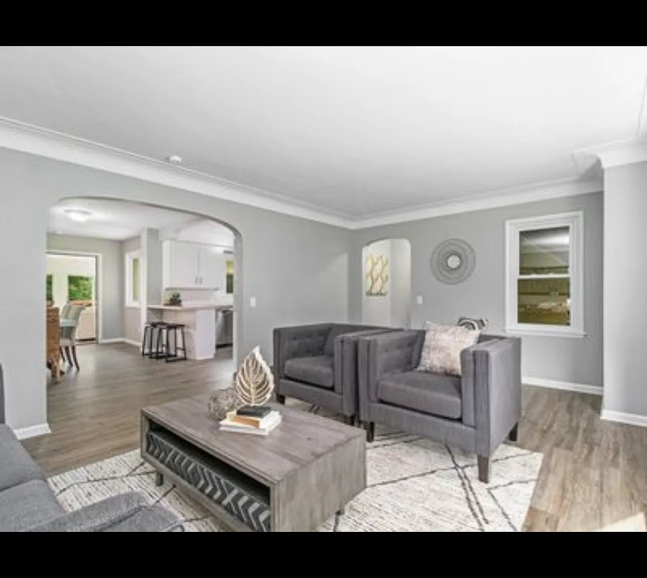 4 bed, 1968 sqft, $2,500 — Photo 2