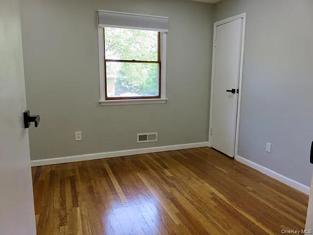10 Elderwood Ln — Photo 16
