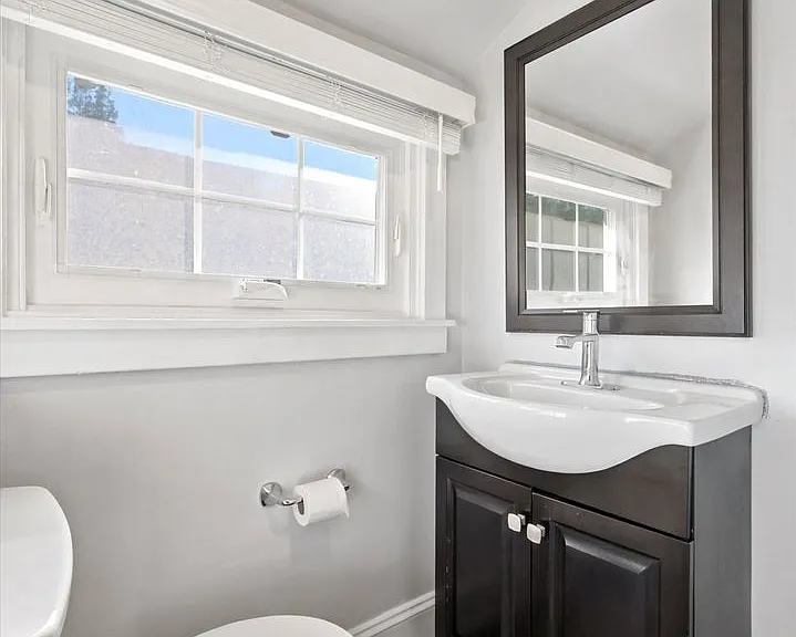 124 Price St — Photo 18