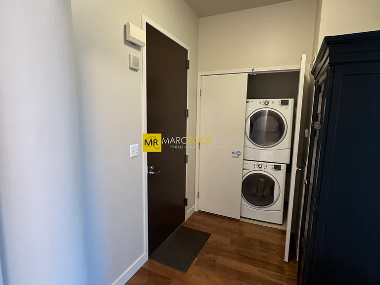 285 Columbus Ave — Photo 9
