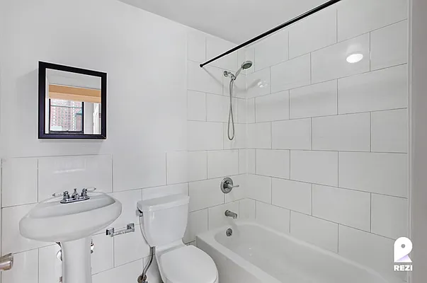 Rented by REZI | media 7