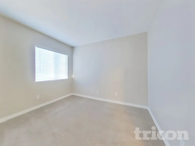 11934 N Olive St — Photo 14