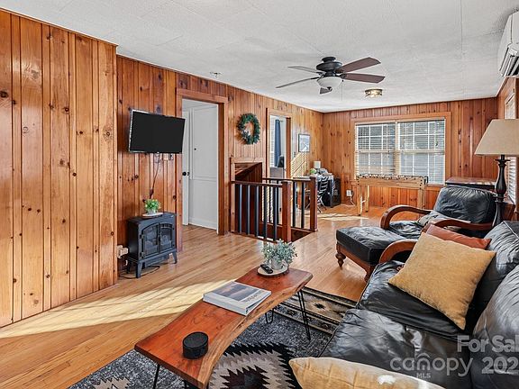 5th image of 37 Whitfield Way
