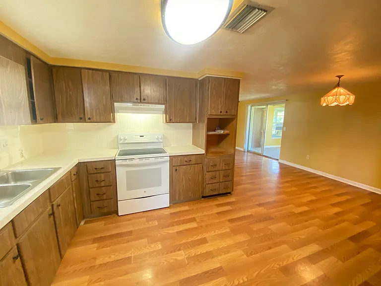 2713 Capricorn Pl — Photo 11