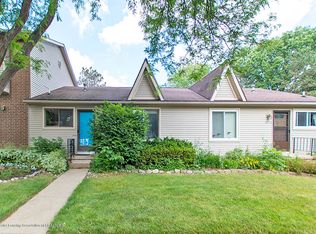 2074 La Mer Ln, Haslett, MI 48840