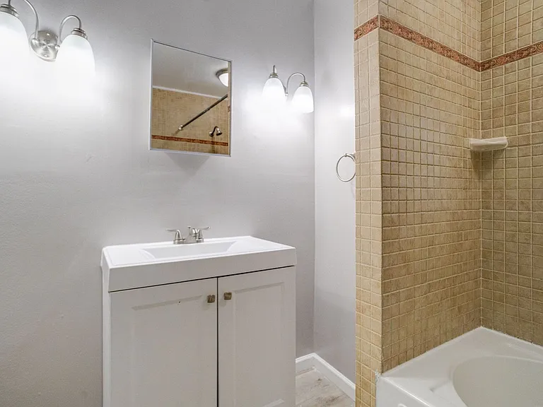 5 Homeland Ave — Photo 27