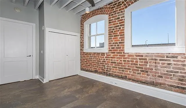 818 Howard Ave #402 — Photo 5