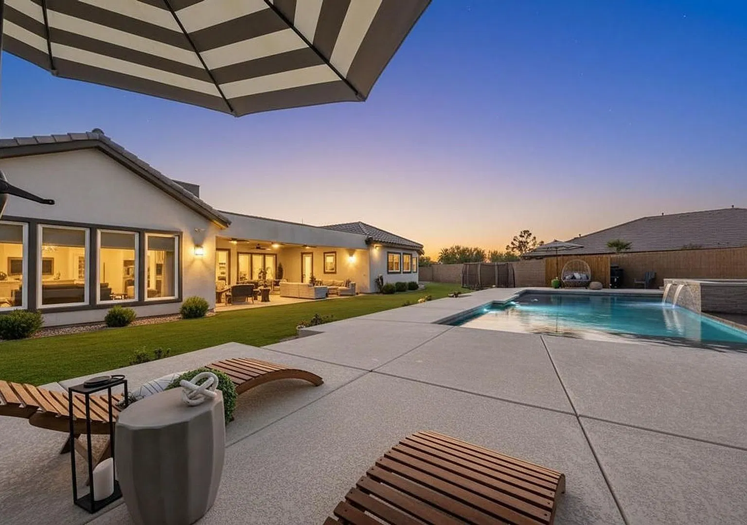 Fully Furnished 6 month rental with pool & spa! — Photo 1