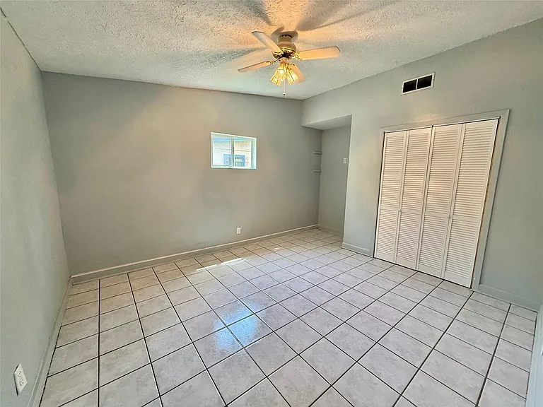 2434 Shady Creek Ln — Photo 4