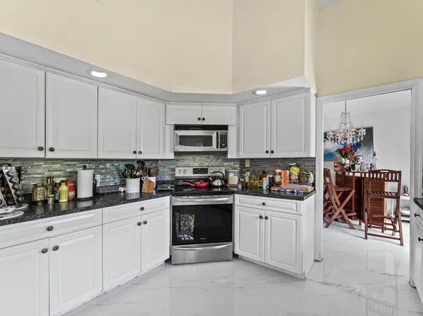 2350 NW 5th Ave, Boca Raton, FL 33431